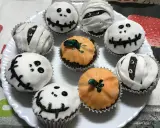 Deliciosas magdalenas de Halloween para niños: fantasmas sonrientes, momias aterradoras y calabazas. ¡Perfectas para una fiesta espeluznante!