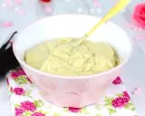 Crema pastelera casera, cremosa y con puntitos de vainilla, lista para disfrutar.