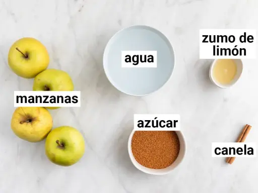 Ingredientes para compota de manzana: manzanas, agua, azúcar, zumo de limón y canela.
